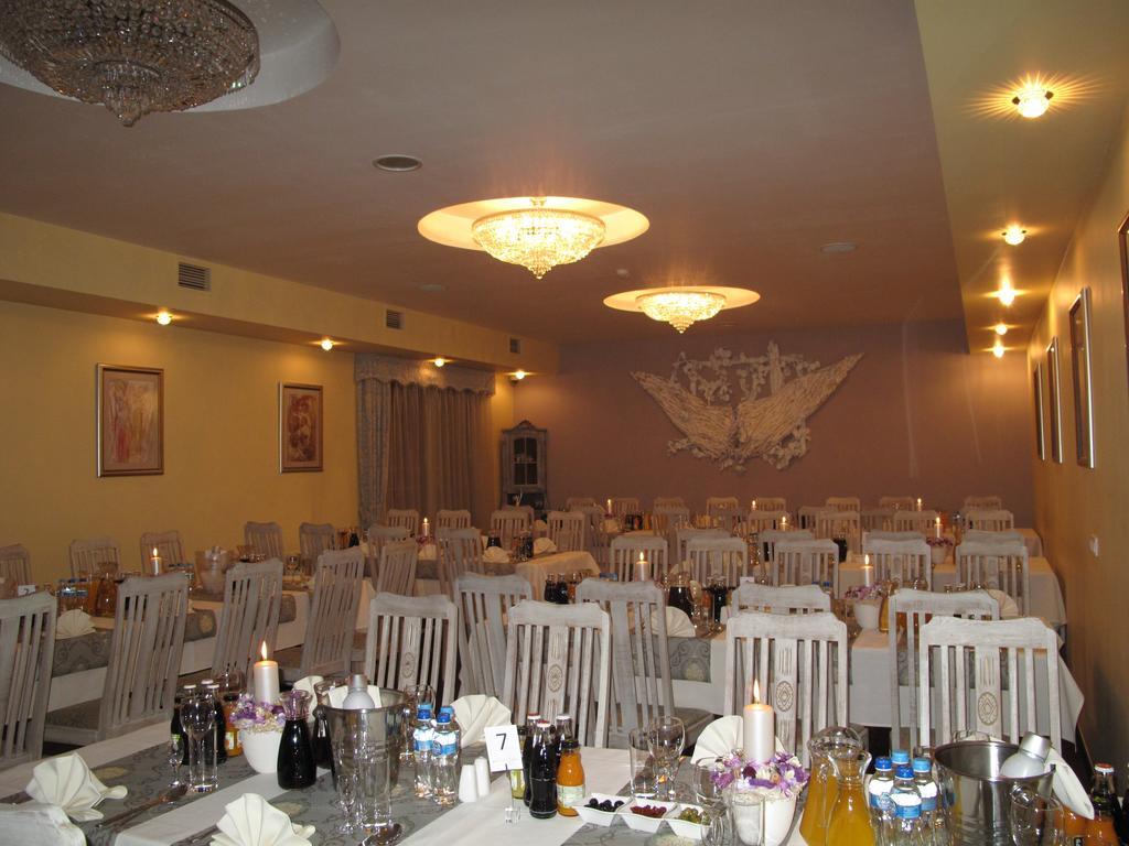Via Appia Hotel Raszyn Exterior photo