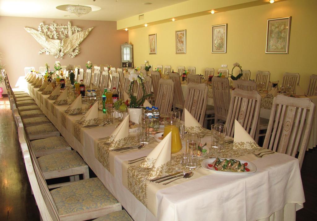 Via Appia Hotel Raszyn Exterior photo